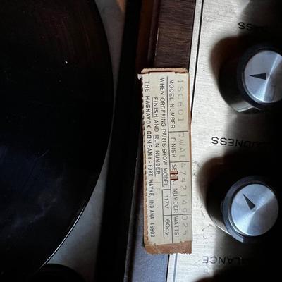 MCM   Little Magnavox Stereo Turn Table 