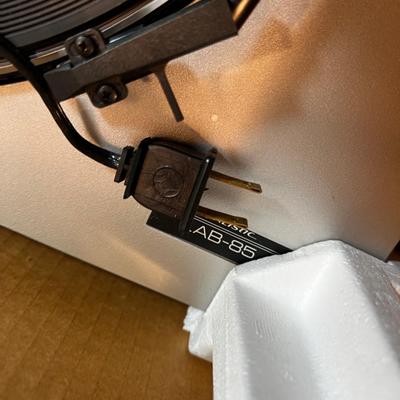 Realistic Lab 85 turn Table, Lightly Used in Box 