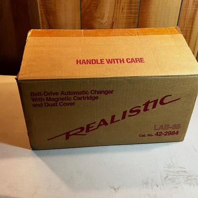 Realistic Lab 85 turn Table, Lightly Used in Box 