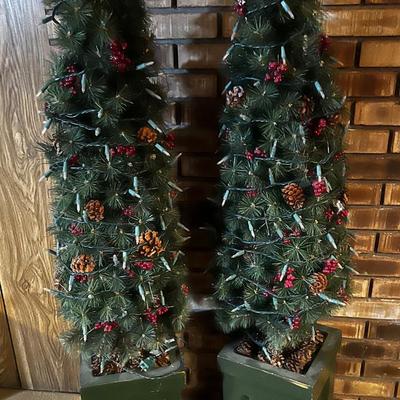 Pair of Topiary's for Xmas DÃ©cor with Lights 