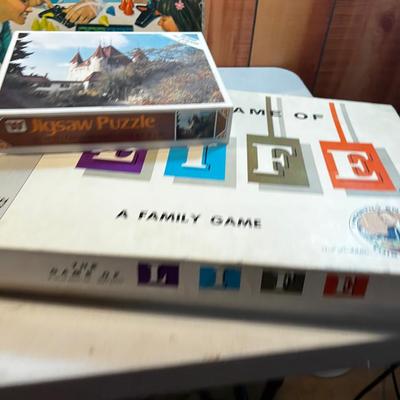 More Games: LIFE, Hats off, Cribbage Trivia, Twister, 