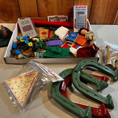 Mixed Lot of Toys: Games, little people, Army men