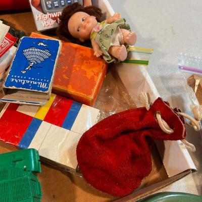 Mixed Lot of Toys: Games, little people, Army men