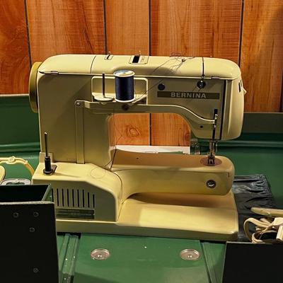Bernina Record 730 Sewing Machine