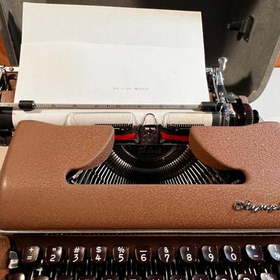 Olympia Deluxe Manual Typewriter