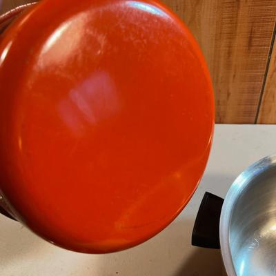 Awesome Aluminum Cook Pots with lids.