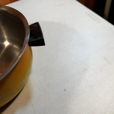 Awesome Aluminum Cook Pots with lids.