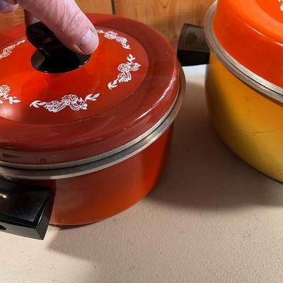 Awesome Aluminum Cook Pots with lids.