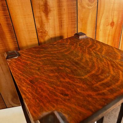 Small Arts and Crafts Mission Oak, Antique End Table 