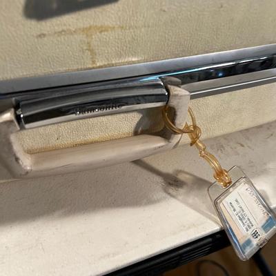 2 Samsonite Pieces of WHITE Luggage