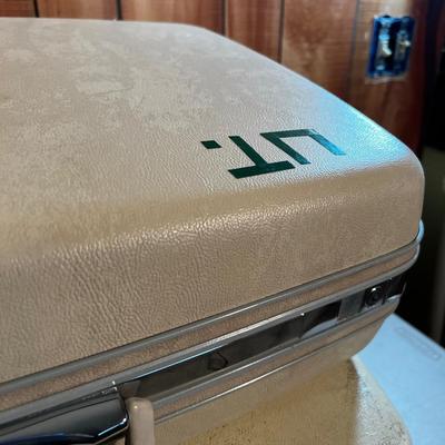 2 Samsonite Pieces of WHITE Luggage