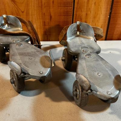 Vintage Meteor Metal Roller Skates