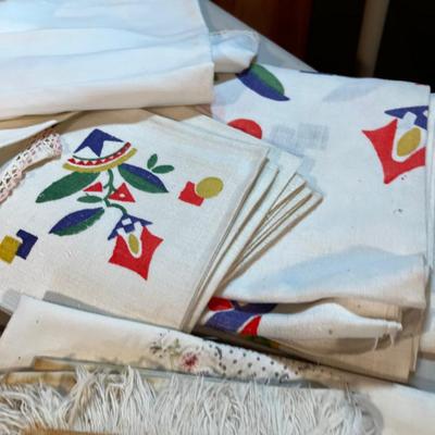 Linens LOT 