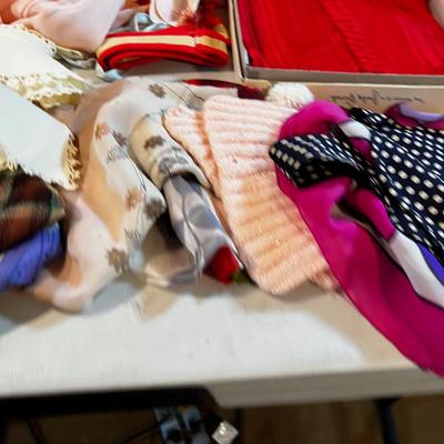 Women's; Scarfs, mittens, Collars 
