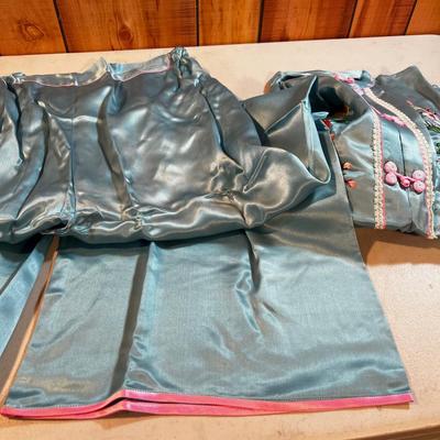 Pretty!  Embroidered  Silk Pajama Set From Japan NEVER WORN