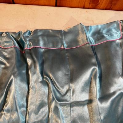 Pretty!  Embroidered  Silk Pajama Set From Japan NEVER WORN