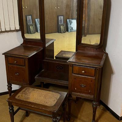 Vanity Walnut Dressing Table 