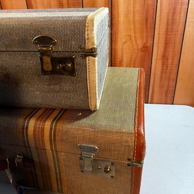 2 Brown Red Beige 50's Luggage