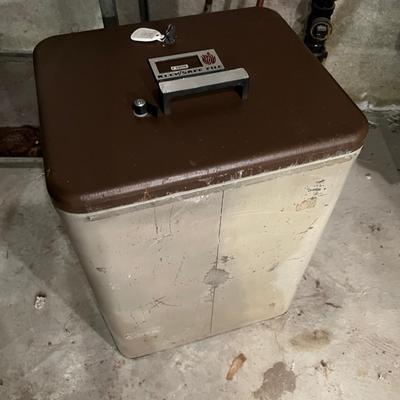 Locking Fire Safe with KEY