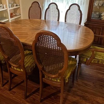Hickory Manufacturing Century Furniture Co. Dining Room Table and Chairs