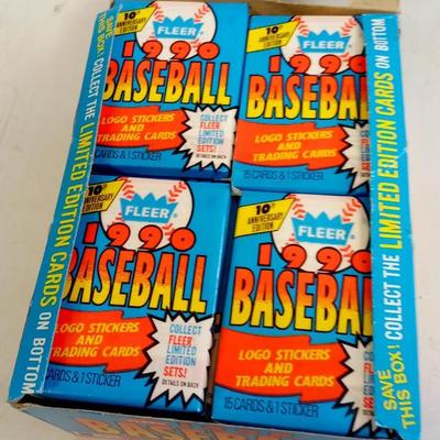 LOT 72   BOX OF 1990 FLEER BASEBALL CARDS
