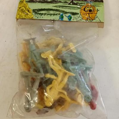 LOT 76   TWO BAGS PAYTON SPACE FIGURES
