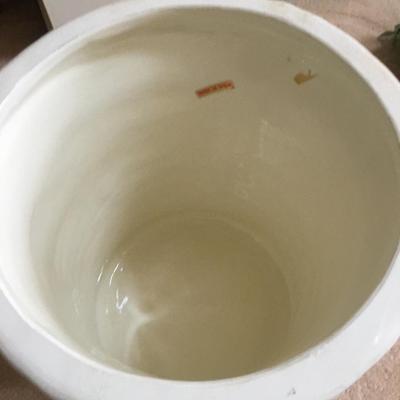 Large pedestal ceramic stand