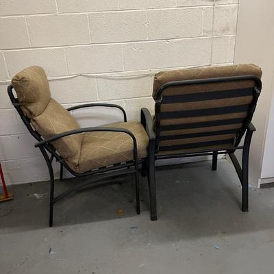 Pair of Aluminum Chairs With Cushions (G-MG)