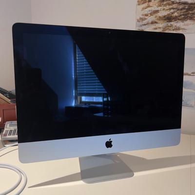 1905 Apple iMac Desk Top Computer Model A2116