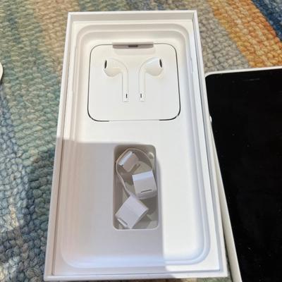 1909 Apple IPhone 8 Plus RED 256mb