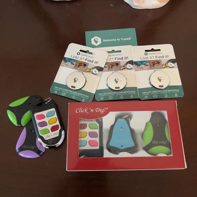 1913 Lot of TrackR Lost Item Finder and Click Nâ€™ Dig
