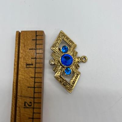 LOT 22: Seven Pins/Brooches Dalsheim and more