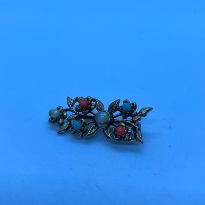 LOT 22: Seven Pins/Brooches Dalsheim and more