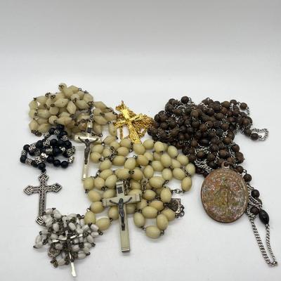 LOT 63: Religious Jewelry, Including Ultra-Long 164