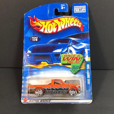 LOT 127M: NRFB Mattel Hot Wheels Cars: 1990s Model Series & First Editions, 1996 Chevy 1500