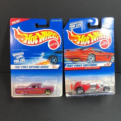 LOT 127M: NRFB Mattel Hot Wheels Cars: 1990s Model Series & First Editions, 1996 Chevy 1500