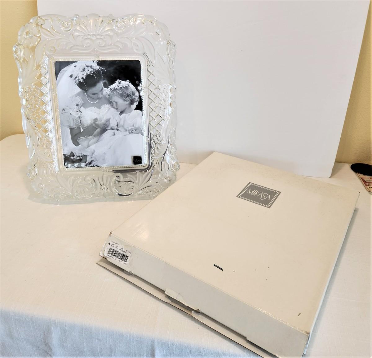 Lot 132 Unused MIKASA Photo Frame original box