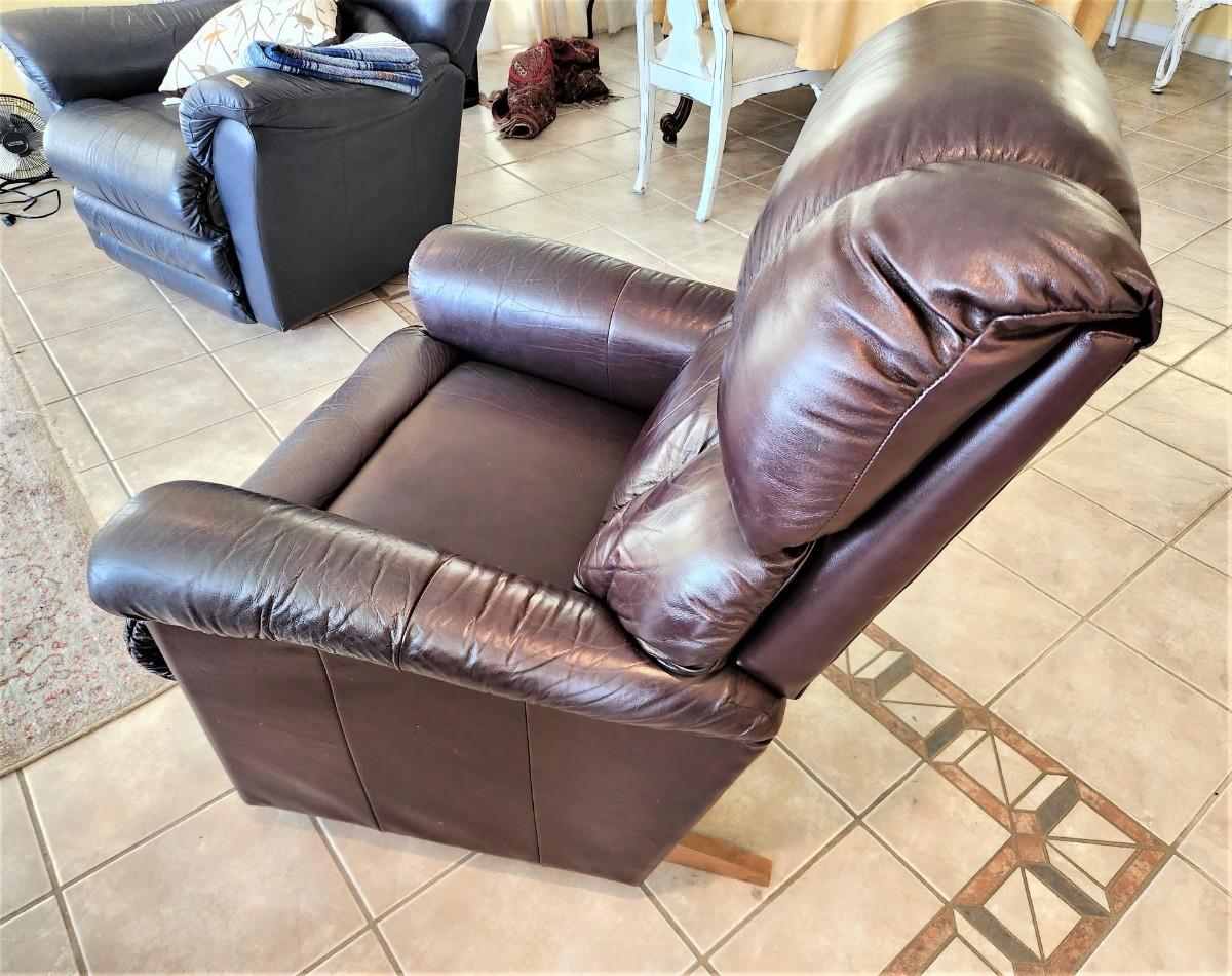 Lot 133 LazyBoy Recliner Brown Leather good condition
