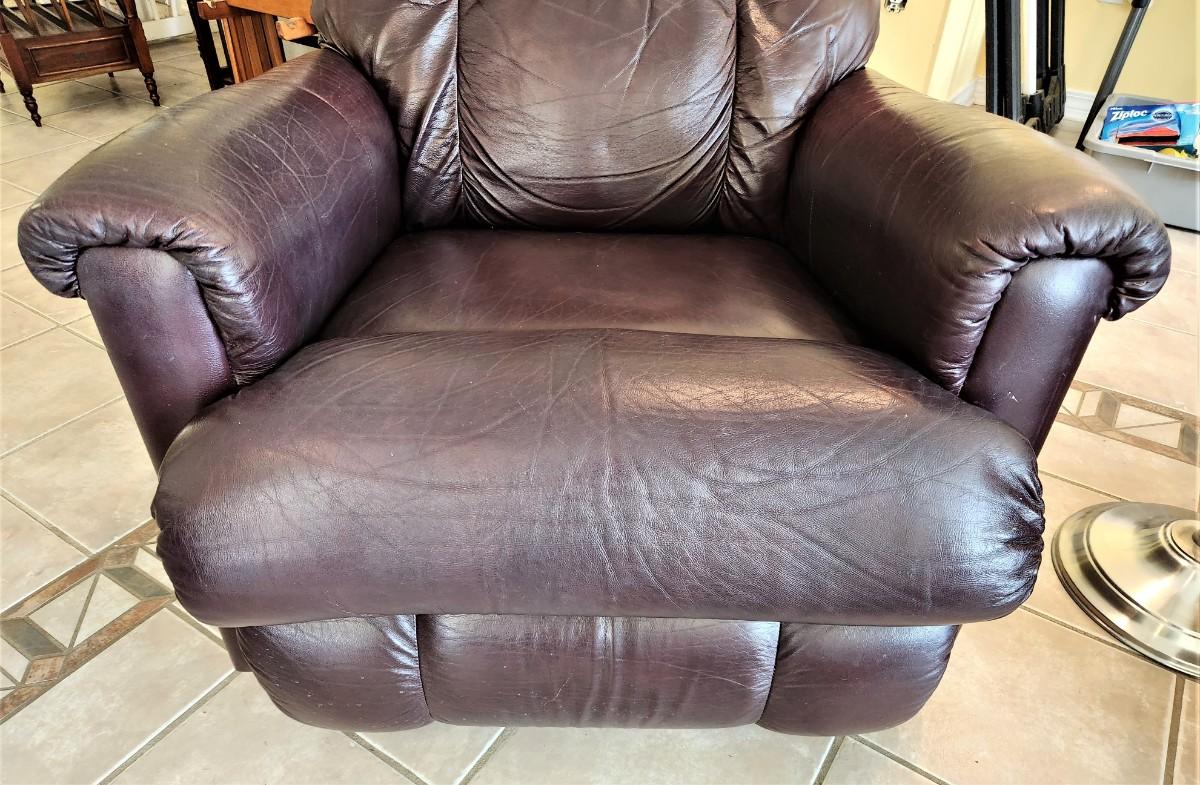 Lot 133 LazyBoy Recliner Brown Leather good condition