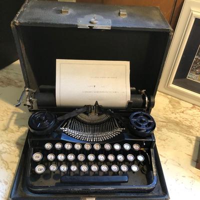 Antique underwood typewriter