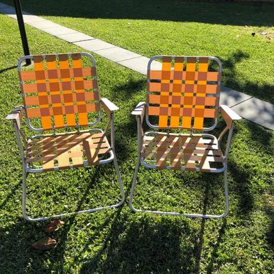 2 vintage lawn chairs