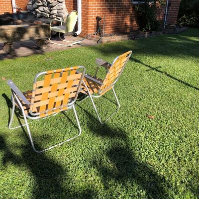 2 vintage lawn chairs
