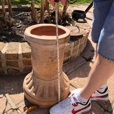 2 terracotta pedestal bases