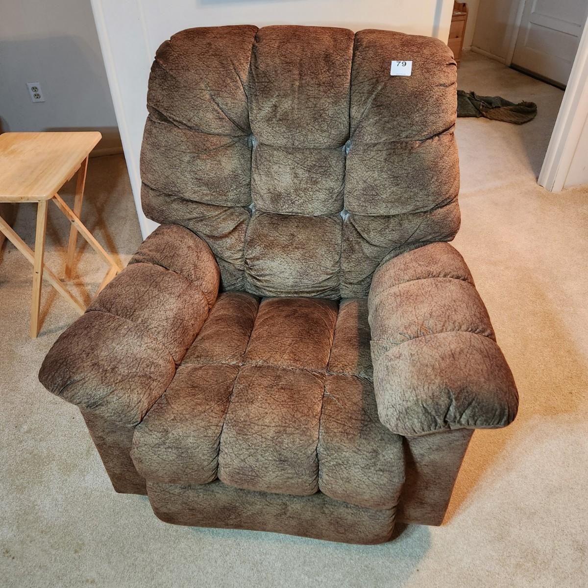 Clear Lay Z Boy Recliner lot 79