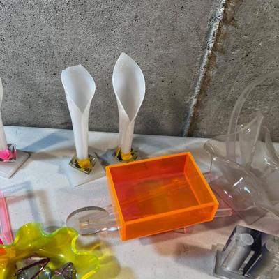 Large lot of Plastic Florescent Holders