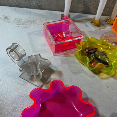 Large lot of Plastic Florescent Holders