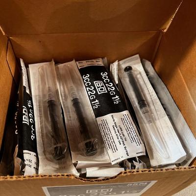 Large Lot of Syringes. NEW 