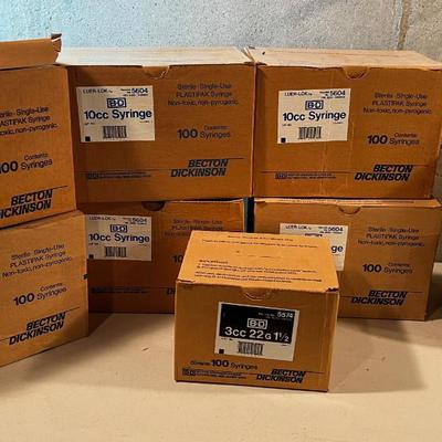 Large Lot of Syringes. NEW 