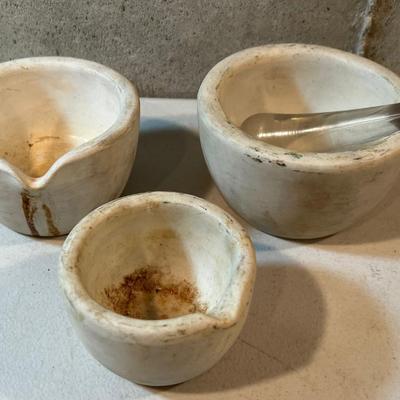 3 Mortar Ceramic and 1 Pestle Glass 