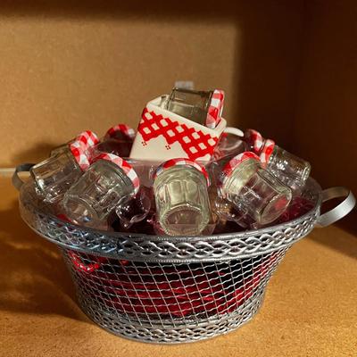Cute Basket of Small Jars as a gift of your honey and jams. 